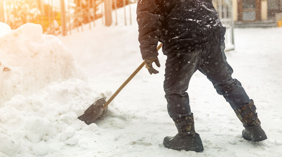 Snow Shovelling Safety Tips